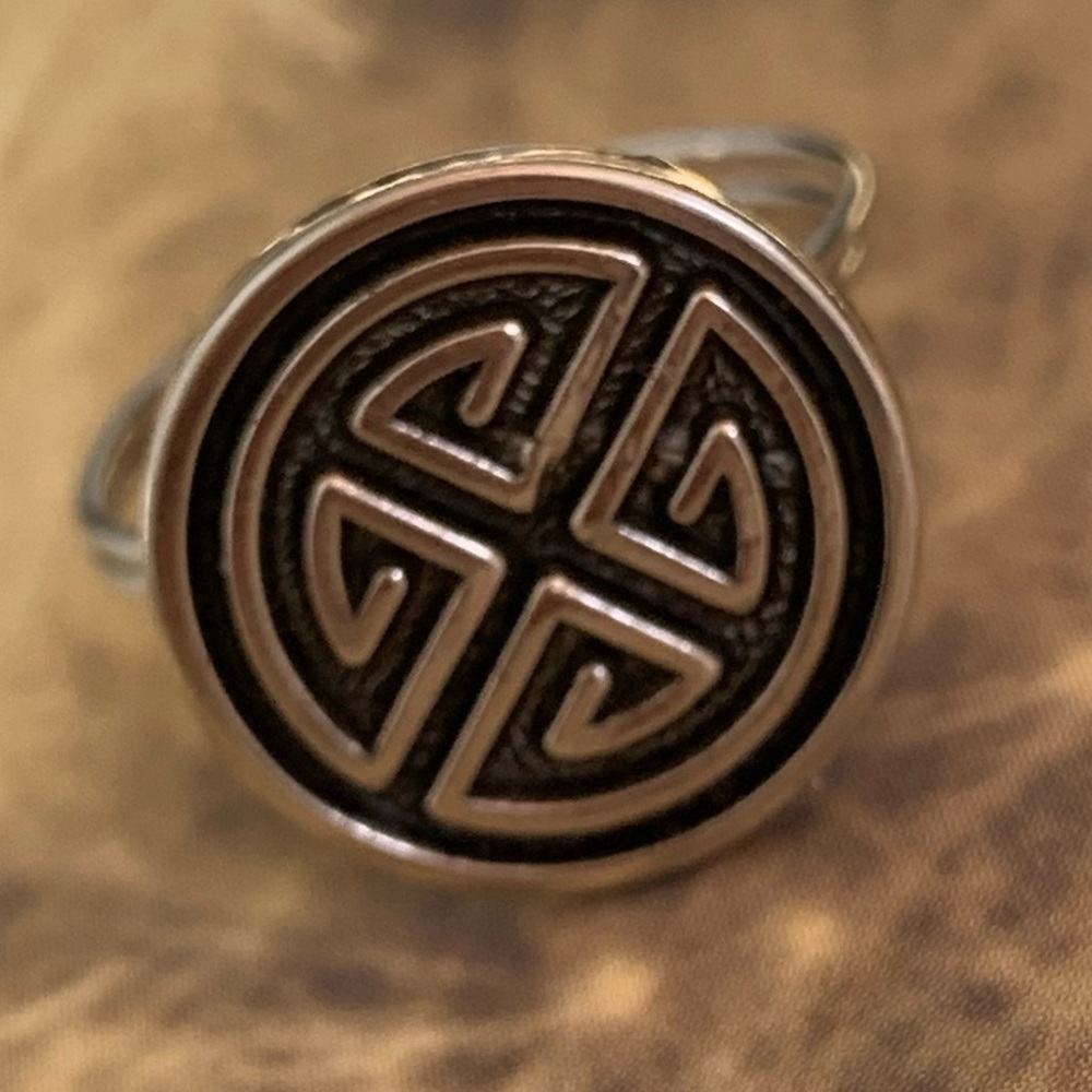 Geometric Style Button Ring Handmade - Picture 4 of 10